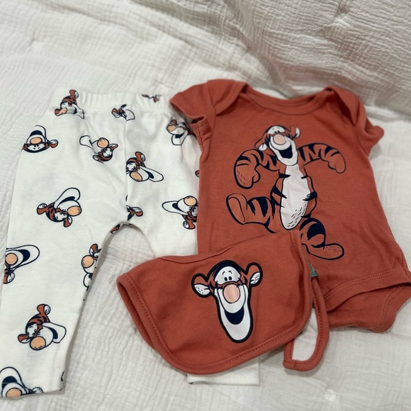 Other - Disney tigger outfit